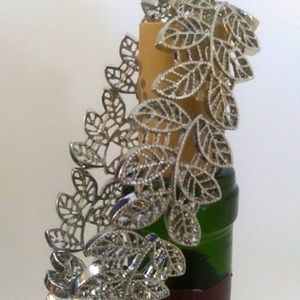 Vintage Soft Silver-Tone Leaf Stretch Bracelet